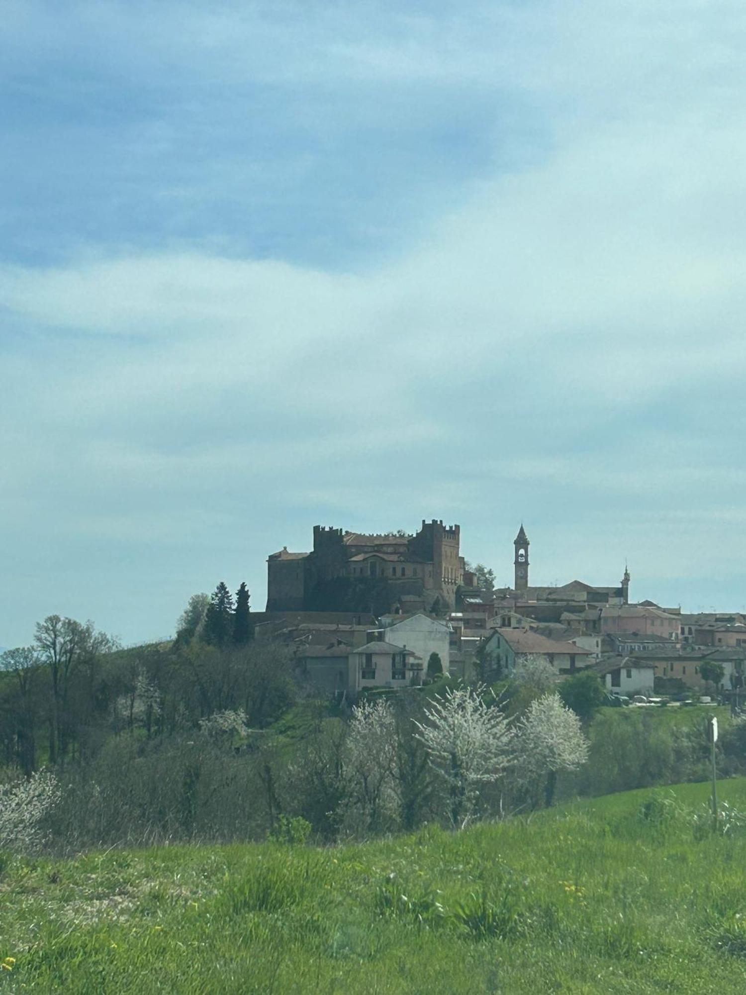 ホテル Al Vicolo Uno Montemagno  エクステリア 写真