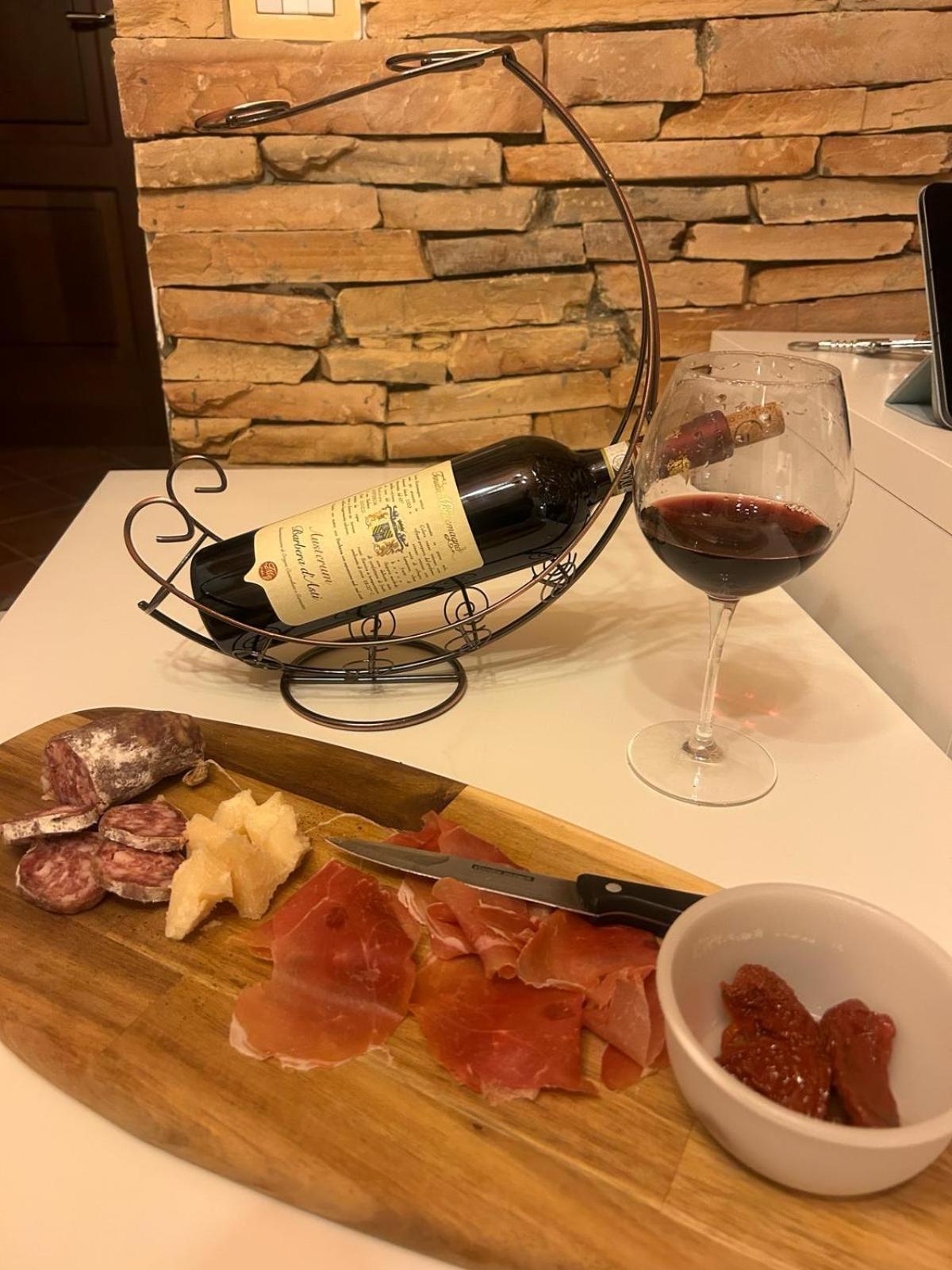 ホテル Al Vicolo Uno Montemagno  エクステリア 写真
