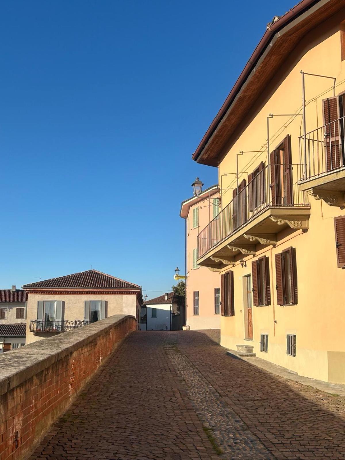 ホテル Al Vicolo Uno Montemagno  エクステリア 写真