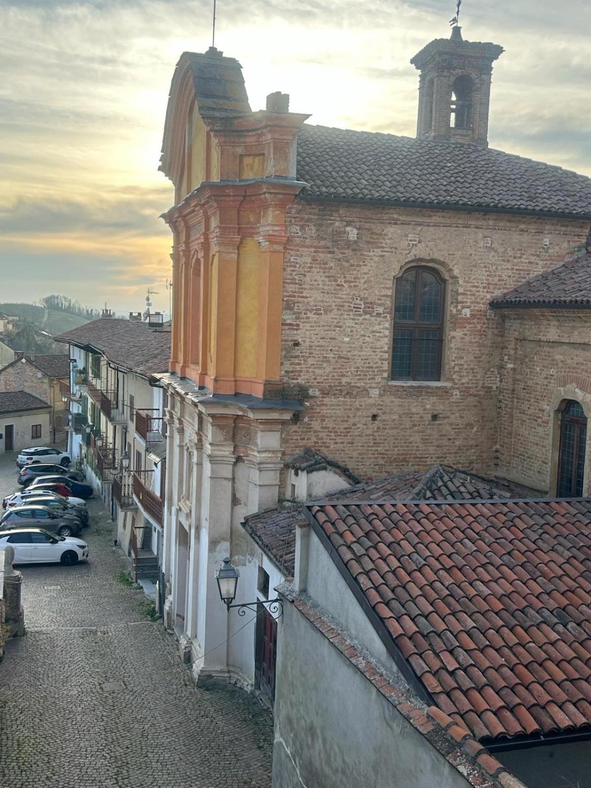 ホテル Al Vicolo Uno Montemagno  エクステリア 写真