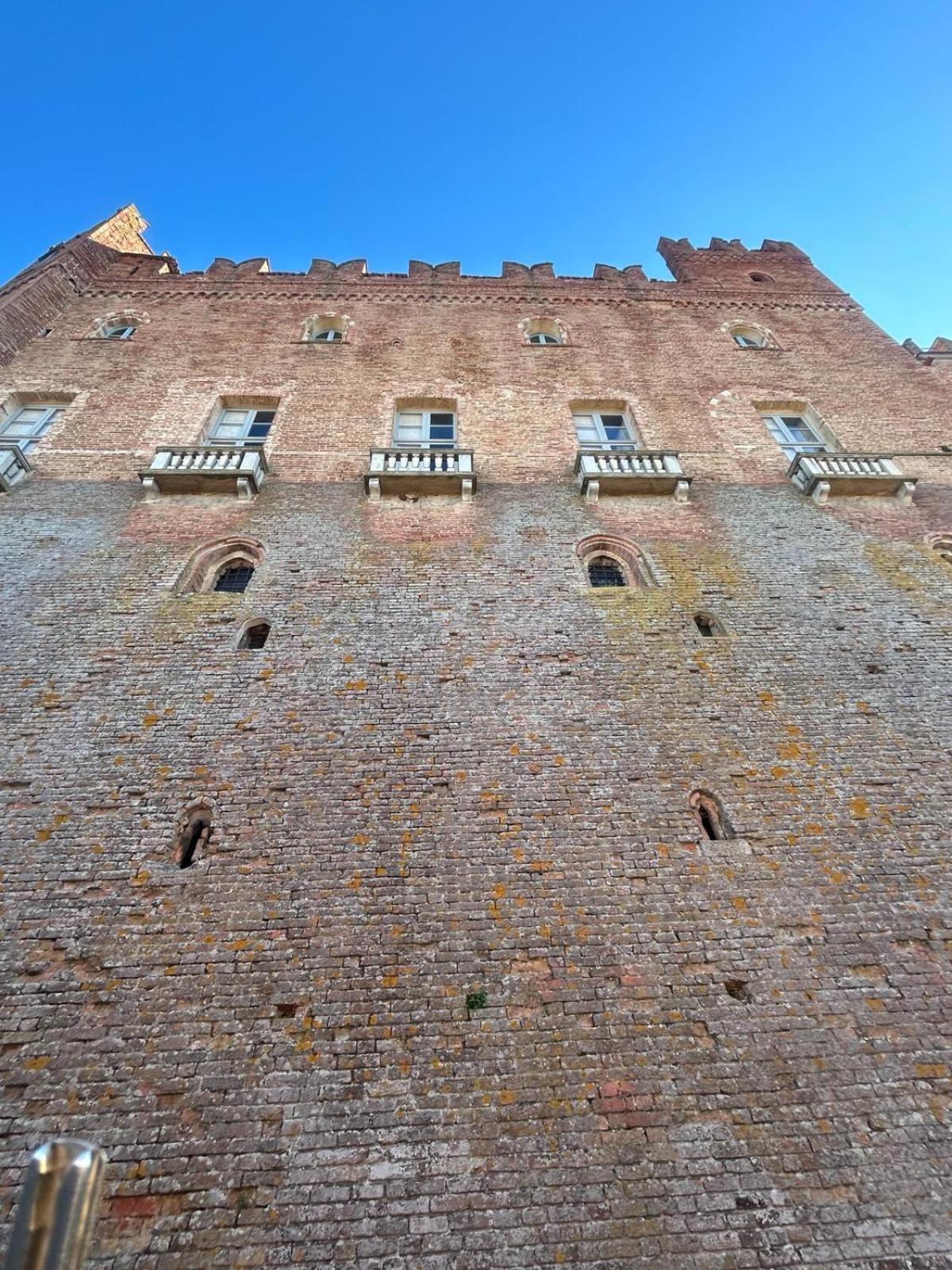 ホテル Al Vicolo Uno Montemagno  エクステリア 写真