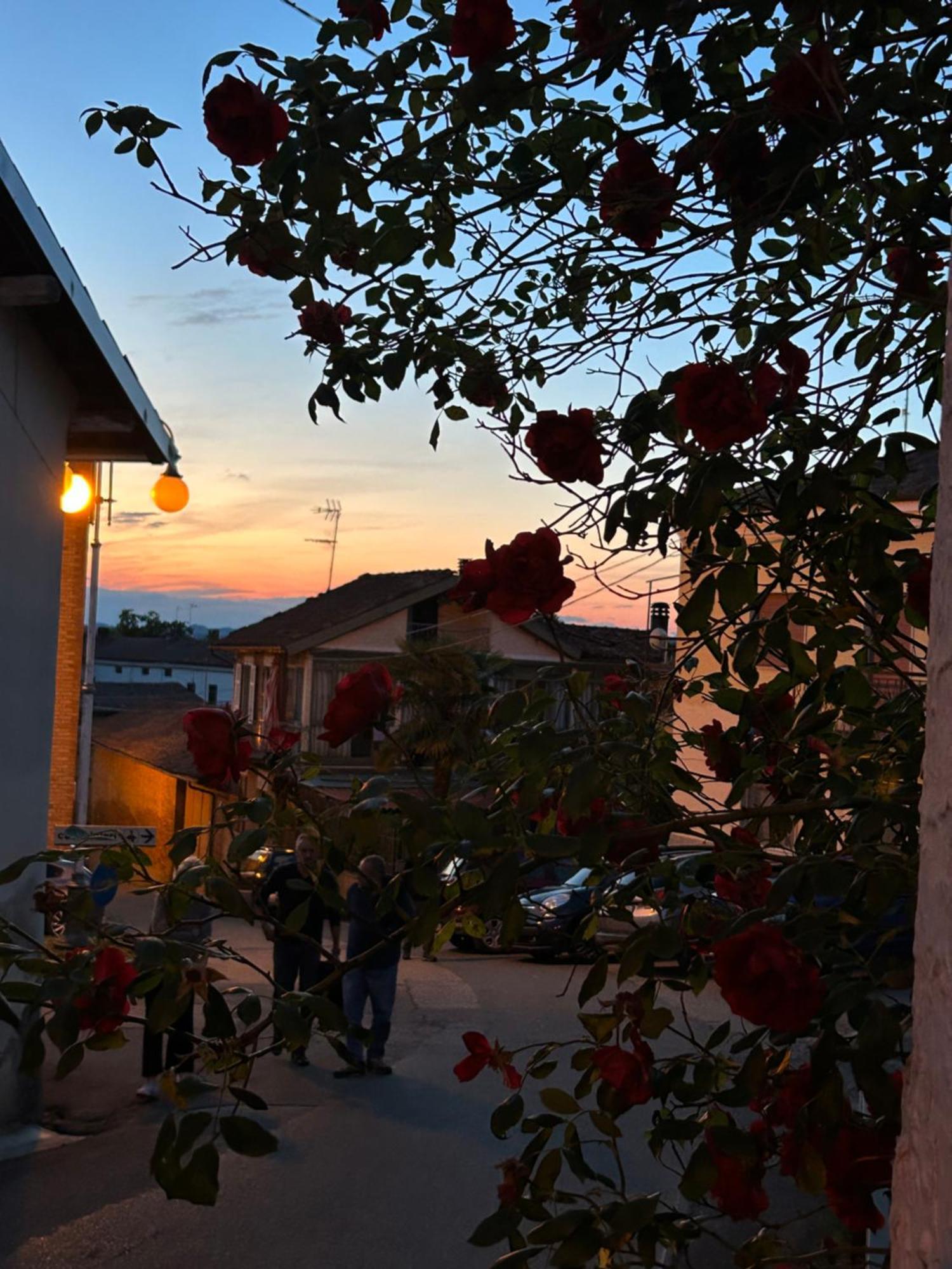 ホテル Al Vicolo Uno Montemagno  エクステリア 写真