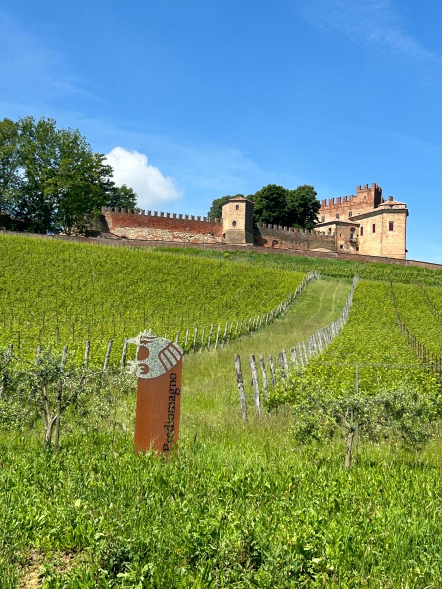 ホテル Al Vicolo Uno Montemagno  エクステリア 写真