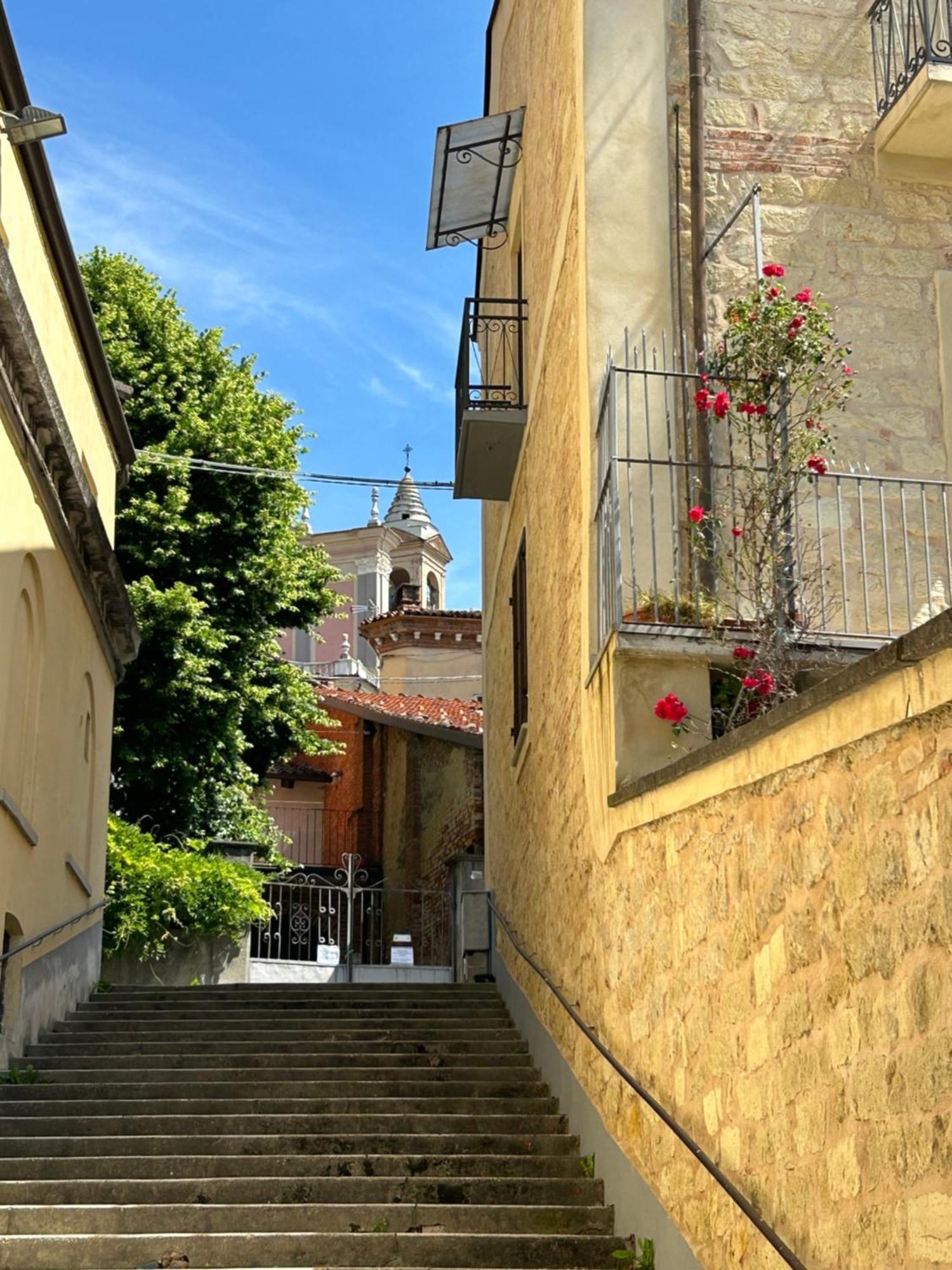 ホテル Al Vicolo Uno Montemagno  エクステリア 写真